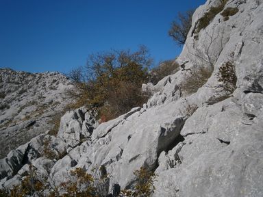 Mosor izvan Staze, Veliki Kabal, Ljuti put na Ljuti Kamen