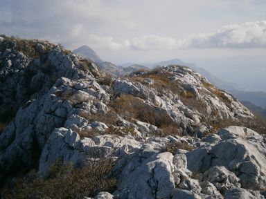 Mosor izvan Staze, Veliki Kabal, Ljuti put na Ljuti Kamen